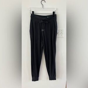 Lululemon joggers align 4 Jogger Pants with Drawstring